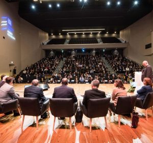 Location de van avec chauffeur pour seminaire d entreprise et congres corporate a Valence