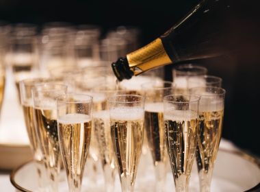 Transport evenementiel de luxe et chauffeur prive pour soiree mariage et reception a Valence